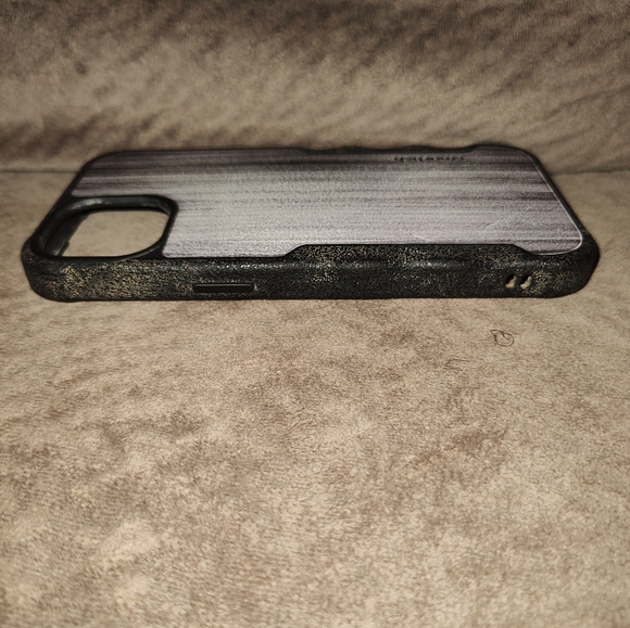 Smartish iPhone 13 Protective Magnetic Case - Gripzilla - Picture 4 of 6